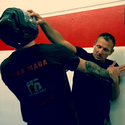 Krav Maga Verteidigung gegen Front Chokes